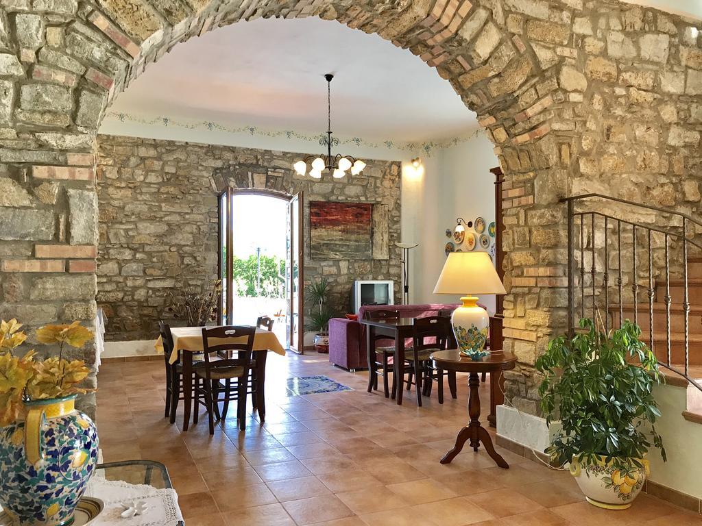 Casa Vacanze Il Cenito Кастеллабате Екстер'єр фото