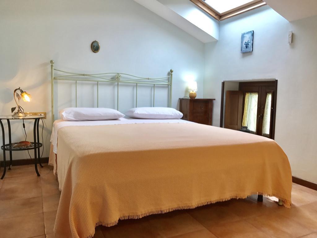 Casa Vacanze Il Cenito Кастеллабате Екстер'єр фото